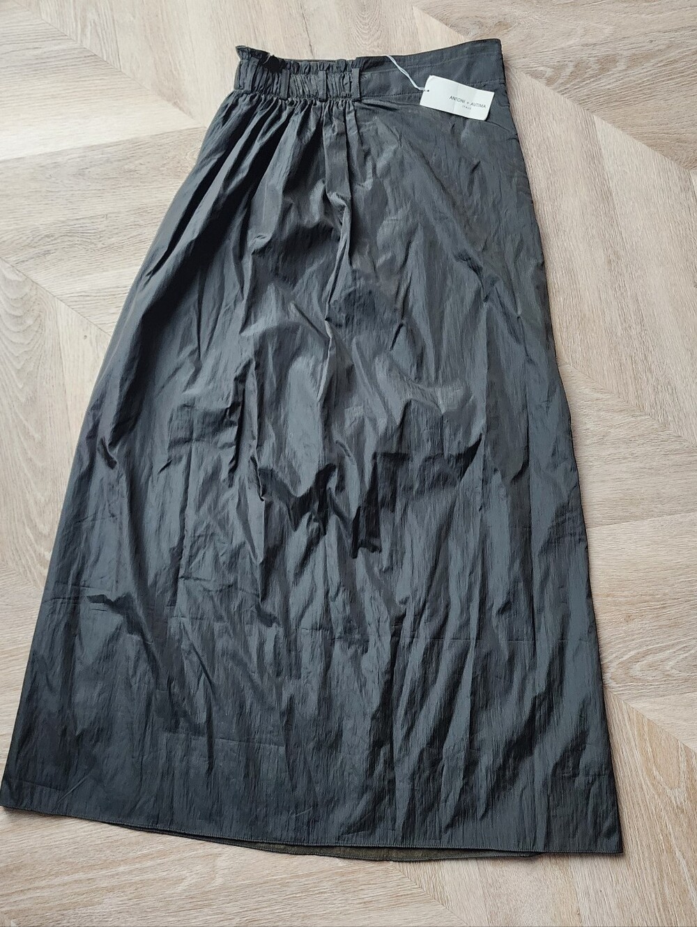 Beautiful High-waisted maxi skirt made in Italy